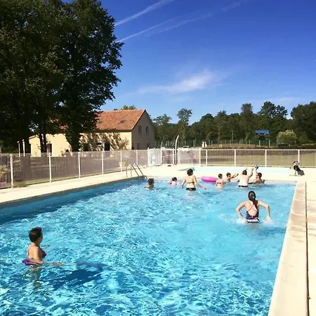 אתר קמפינג Camping Les Petites Minaudieres