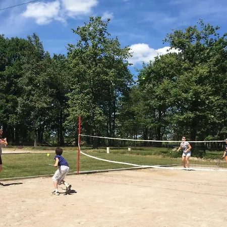 אתר קמפינג Camping Les Petites Minaudieres Saint-Sauveur (Vienne)