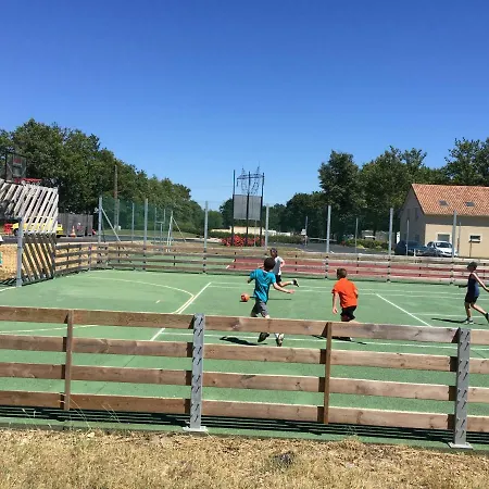 אתר קמפינג Camping Les Petites Minaudieres